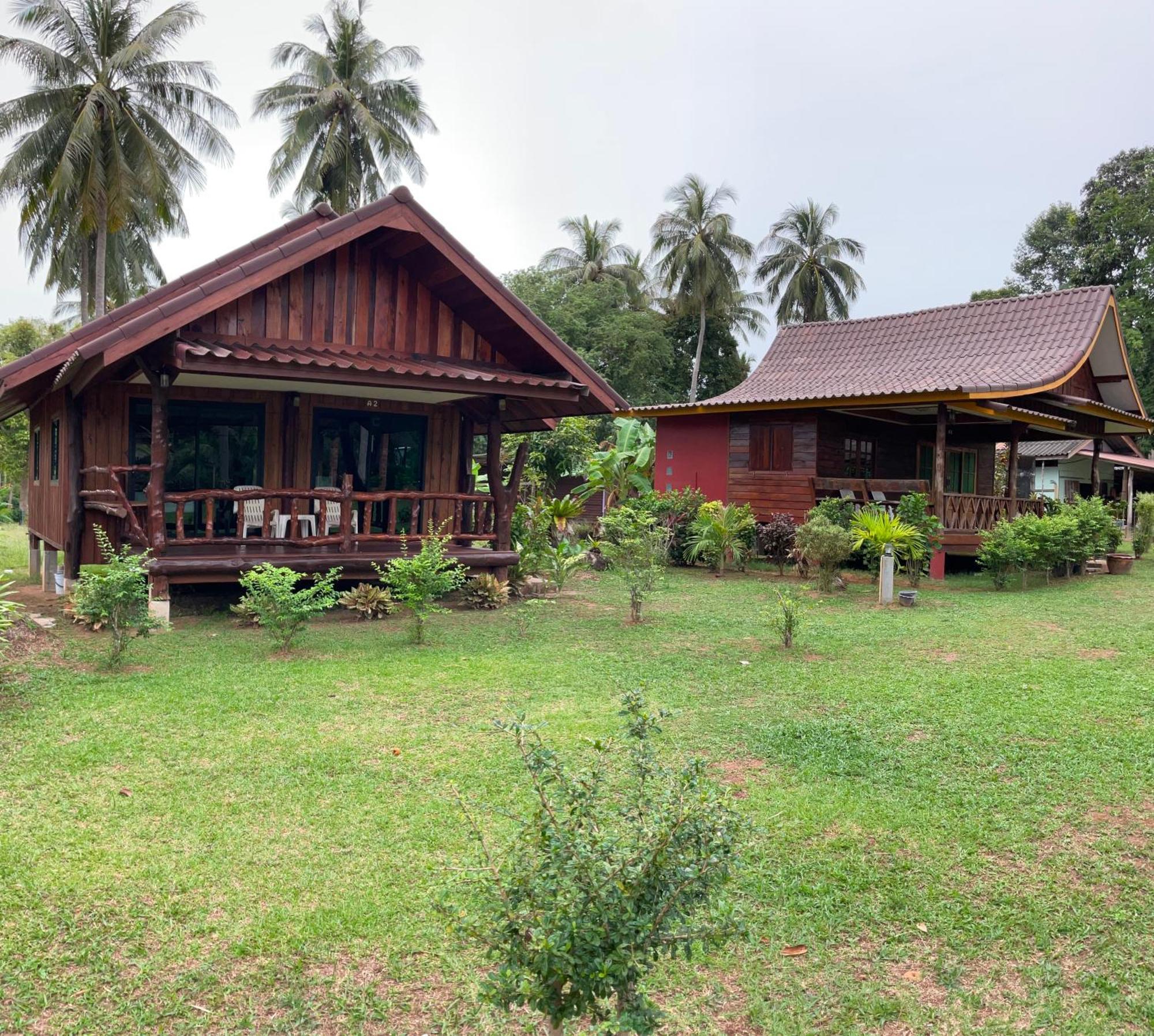 Kohjum Freedom Resort Koh Jum Exterior photo