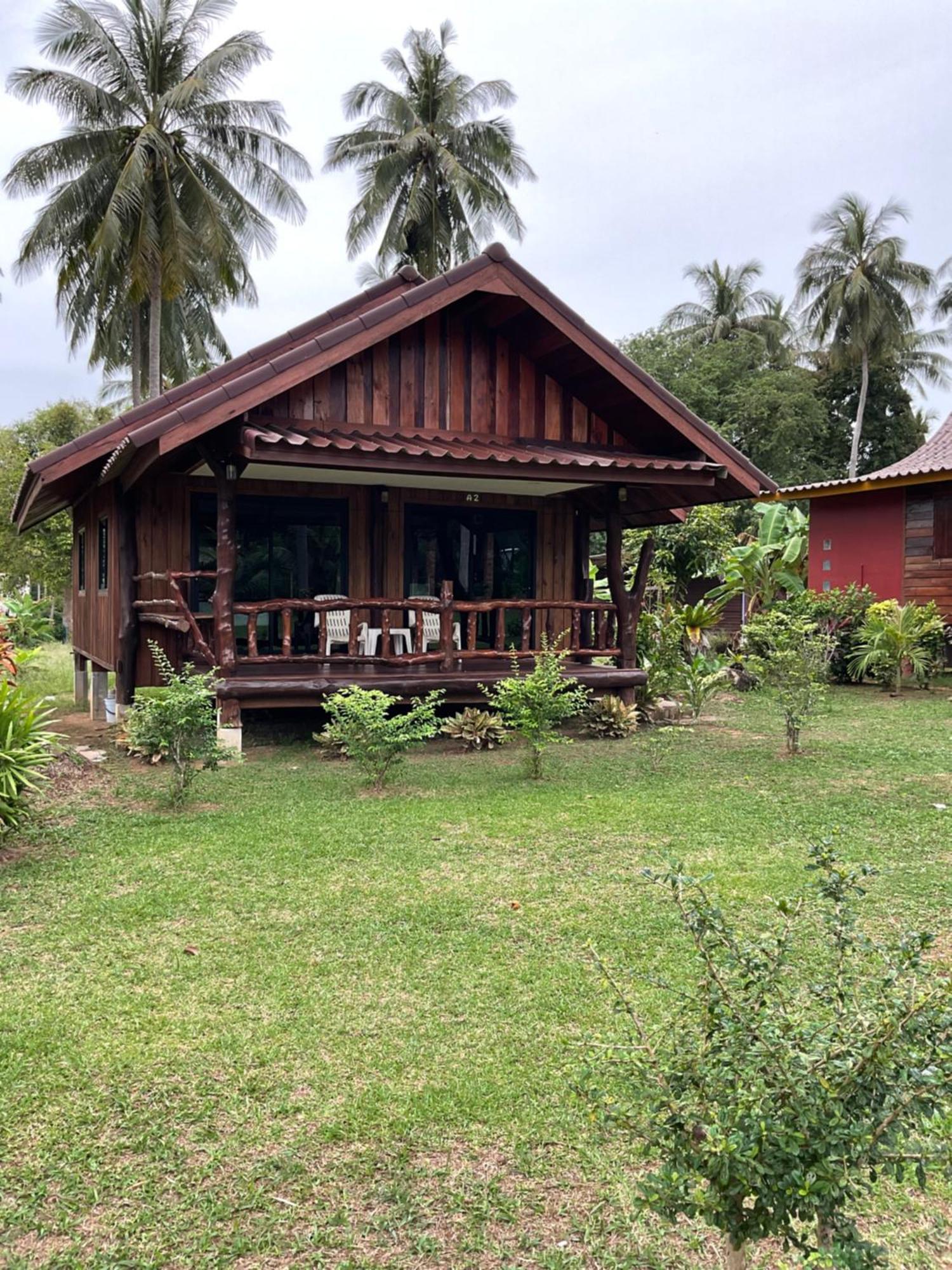 Kohjum Freedom Resort Koh Jum Exterior photo